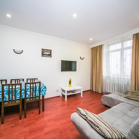 Apartment Ploshchad Pobedy 3 Komnaty Мінськ Екстер'єр фото