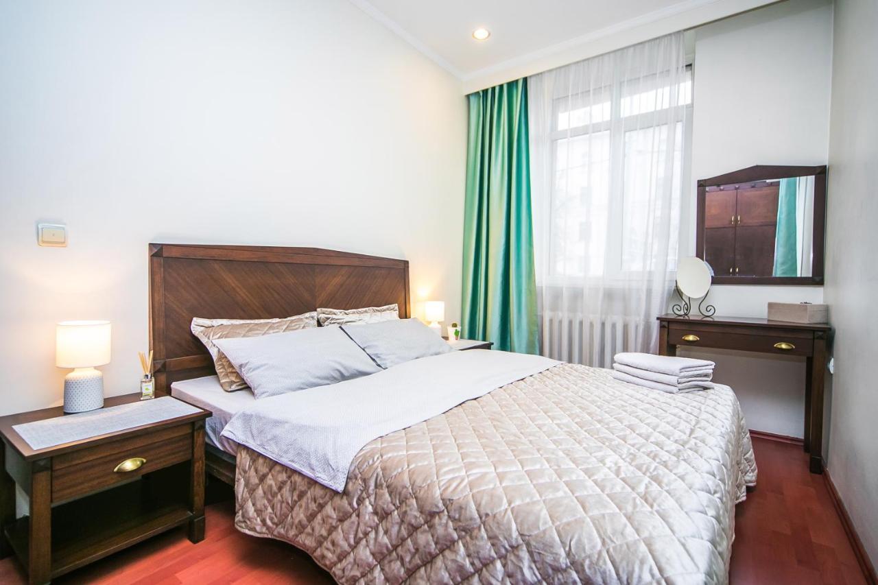 Apartment Ploshchad Pobedy 3 Komnaty Мінськ Екстер'єр фото