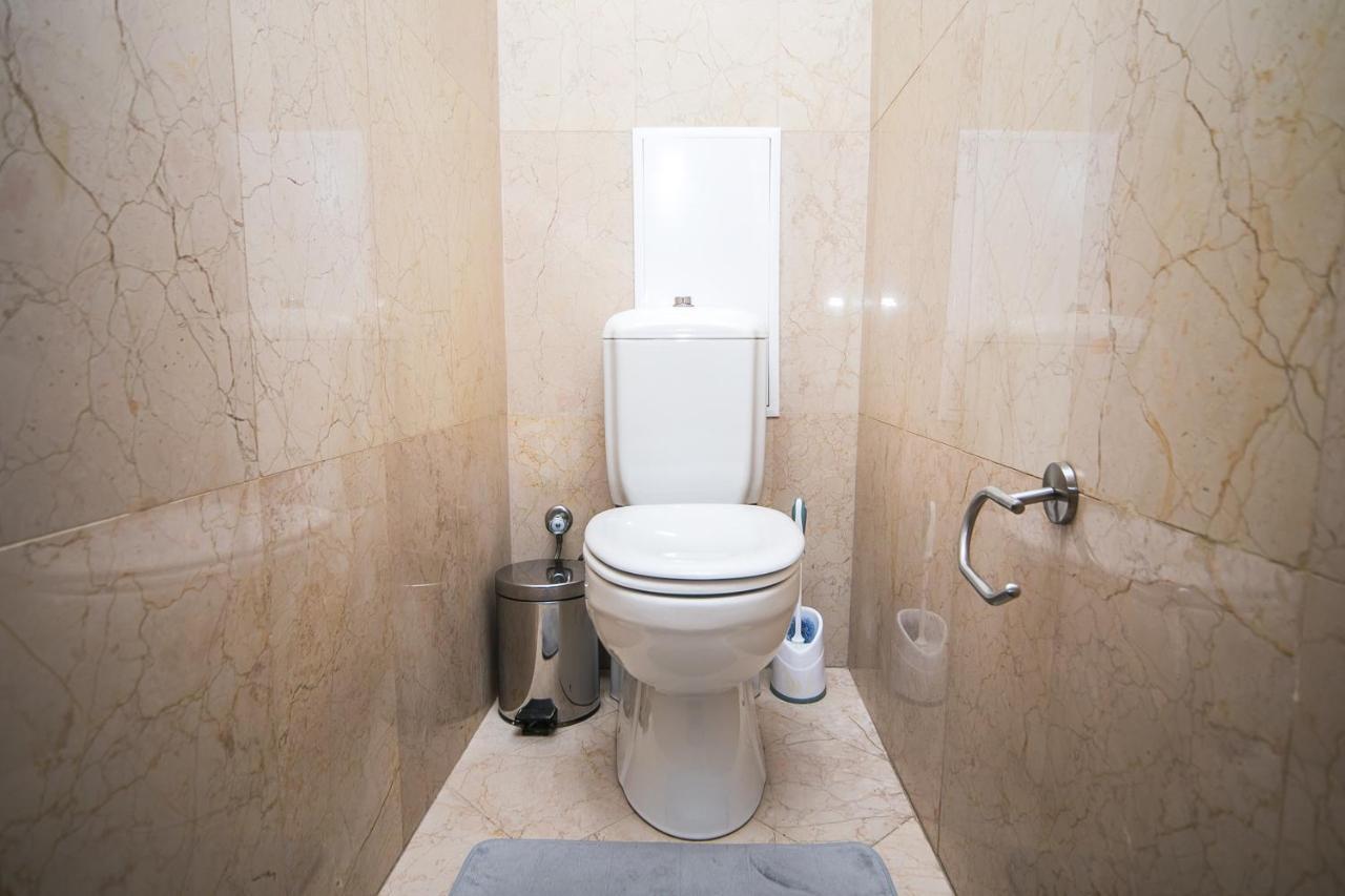 Apartment Ploshchad Pobedy 3 Komnaty Мінськ Екстер'єр фото
